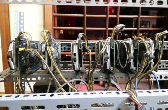 Tận mắt thấy dàn trâu đào tiền ảo Bitcoin tiền tỉ ở Hà Nội