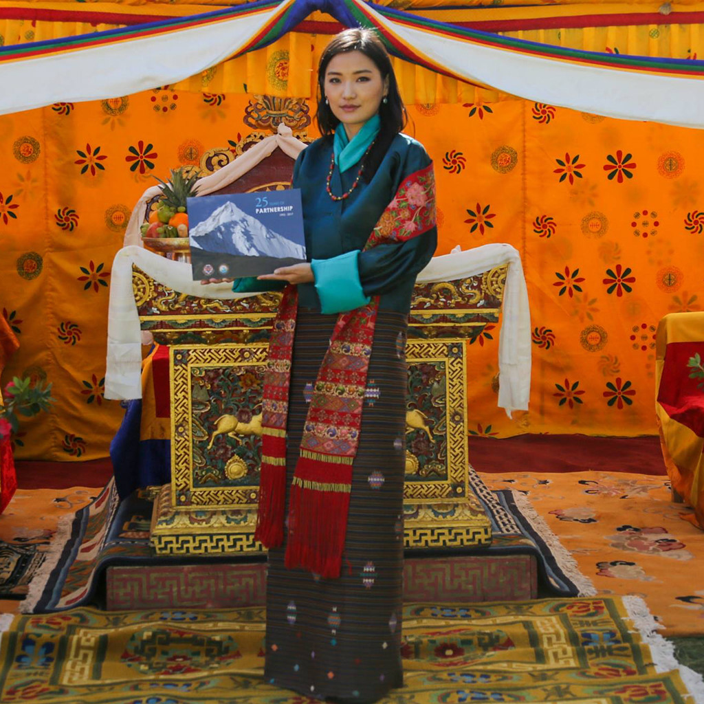 Hoàng hậu trẻ nhất thế giới, lên ngôi khi mới 21 tuổi