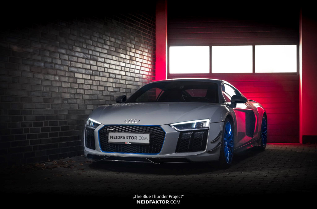 Audi R8 V10 Plus được bọc carbon