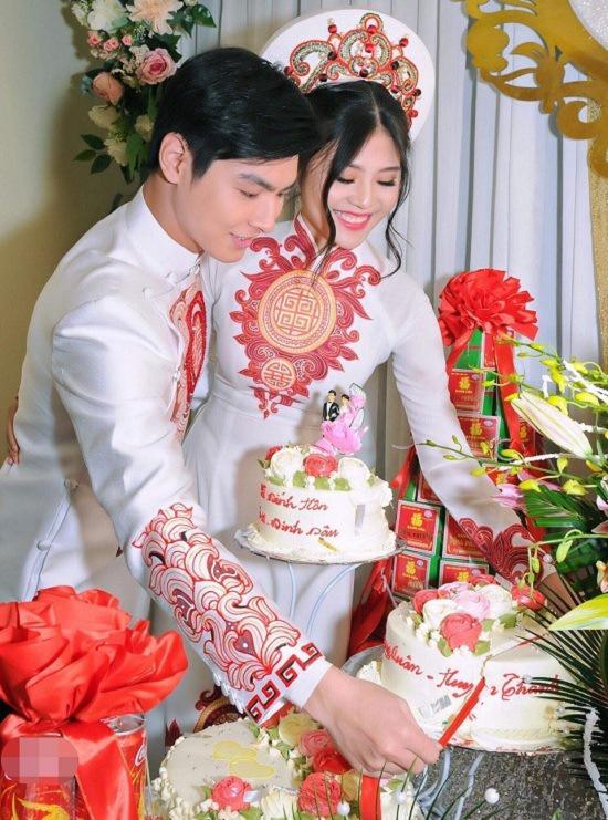 Ngã ngửa với tổng thu nhập hàng tháng của chồng sắp cưới Chúng Huyền Thanh