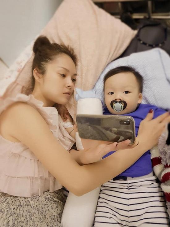 Con trai Dương Cẩm Lynh bị cửa dập vào tay, nguy hiểm đến mức phải nhập viện Con trai Dương Cẩm Lynh bị cửa dập vào tay, nguy hiểm đến mức phải nhập viện