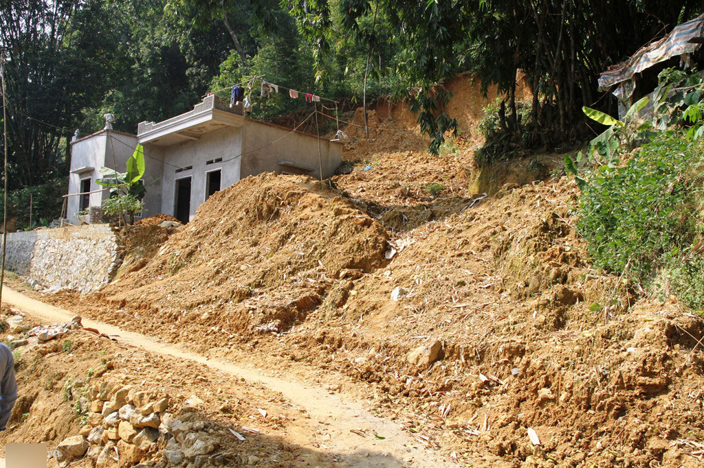 Những khu nhà hoang ở Hòa Bình sau lũ