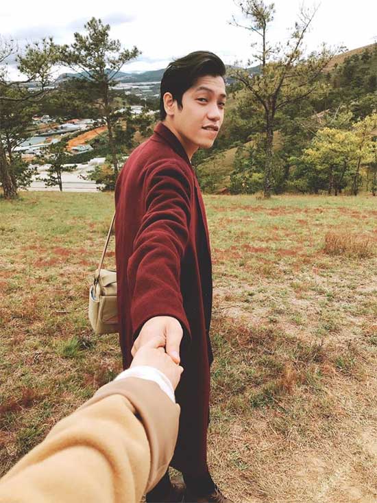 Vợ cũ Lâm Vinh Hải say đắm hôn bạn trai khi đi du lịch Đà Lạt