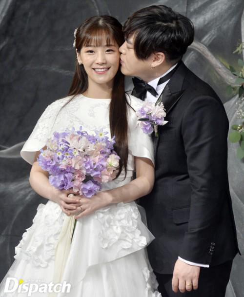 Sao Hàn đám cưới: Người được chúc tụng linh đình, kẻ chịu trù dập thảm thương