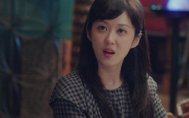 Năm nào kỉ niệm ngày cưới, tình cũ của chồng cũng nhắn tin: Anh ấy không yêu chị