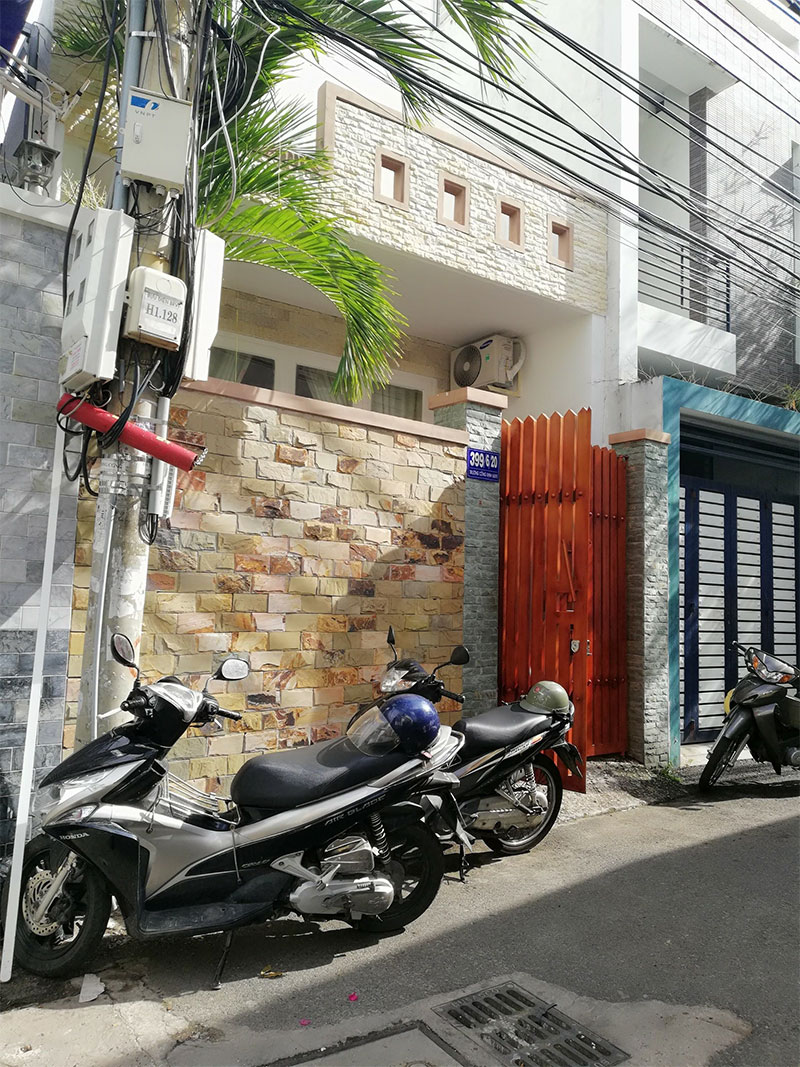 Lời khai của người chồng sát hại vợ rồi tắm rửa, tới công an đầu thú: Nghi ngờ vợ có người khác