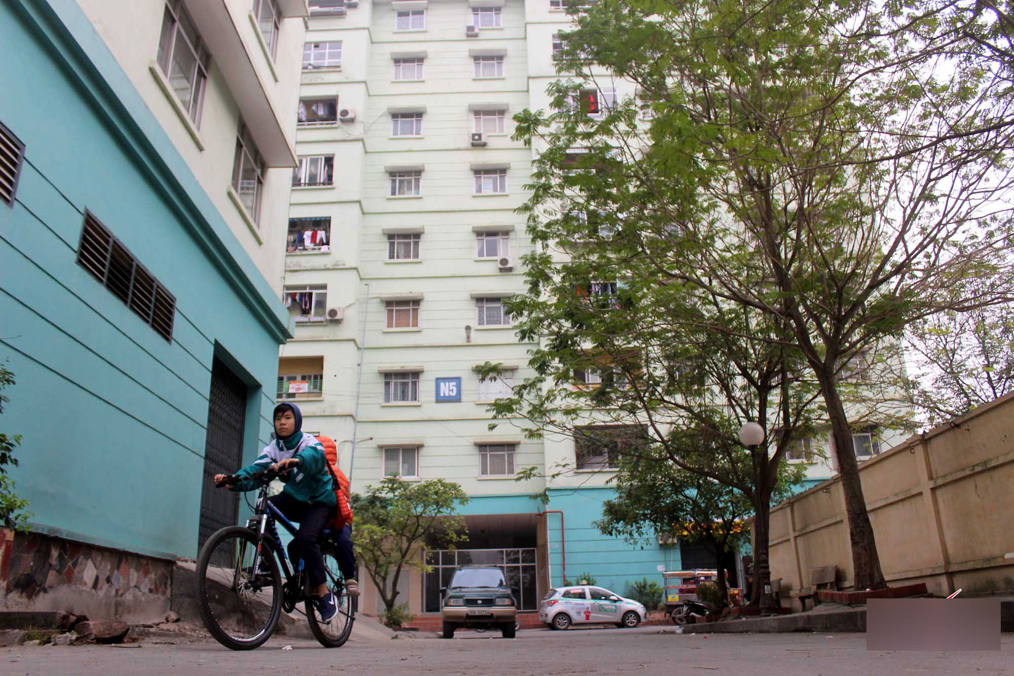 Hà Nội: Bỏ chạy trong đêm vì nền nhà sụt lún