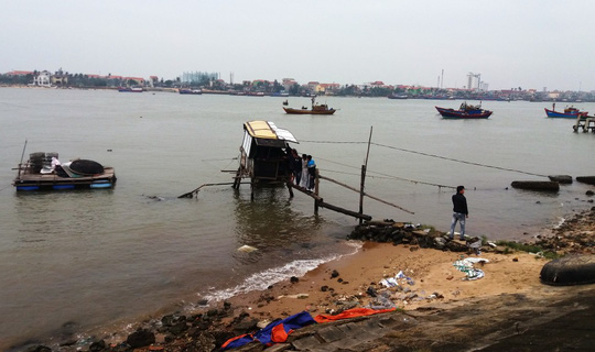 Kéo rớ bắt cá, người đàn ông tử vong trên sông Nhật Lệ