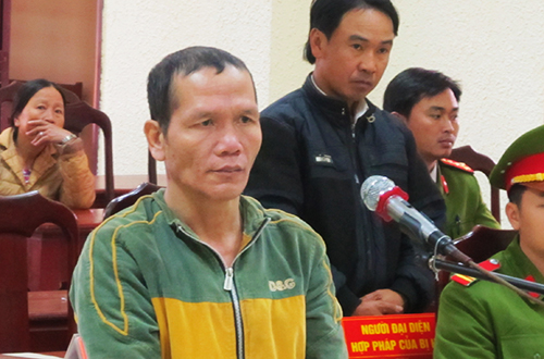 Xâm hại bất thành, yêu râu xanh hai lần ném bé gái xuống sông