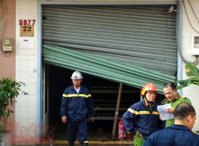 5 người chạy lên sân thượng thoát chết trong công ty in vải bốc cháy ngùn ngụt