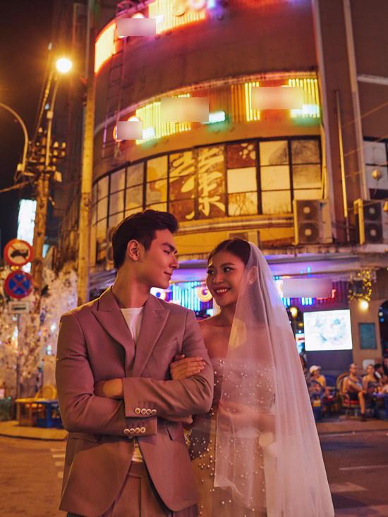 Ngắm trọn bộ hình cưới đẹp long lanh của Chúng Huyền Thanh và chồng điển trai