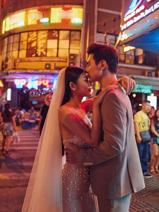 Ngắm trọn bộ hình cưới đẹp long lanh của Chúng Huyền Thanh và chồng điển trai Ngắm trọn bộ hình cưới đẹp long lanh của Chúng Huyền Thanh và chồng điển trai