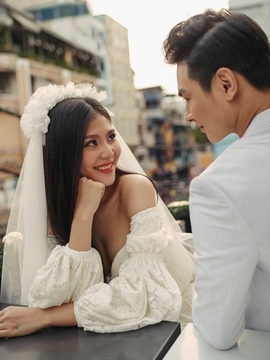 Ngắm trọn bộ hình cưới đẹp long lanh của Chúng Huyền Thanh và chồng điển trai Ngắm trọn bộ hình cưới đẹp long lanh của Chúng Huyền Thanh và chồng điển trai