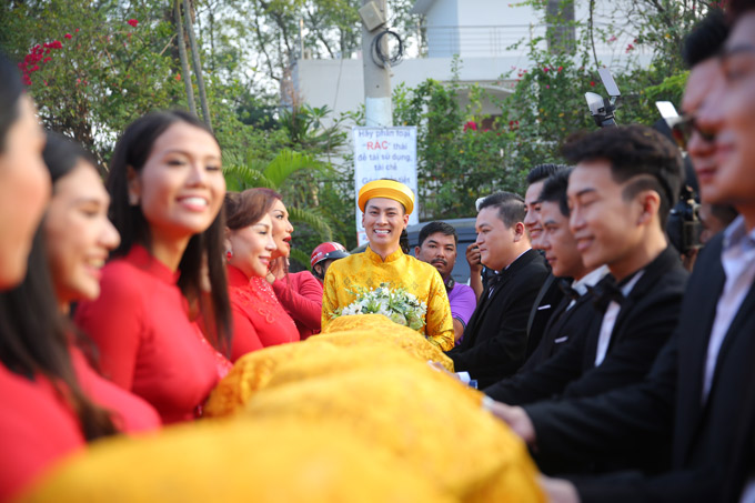 Lâm Khánh Chi rạng rỡ hạnh phúc trong ngày vu quy