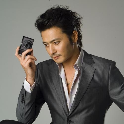 Tài tử Jang Dong Gun bất ngờ xuất hiện tại sân bay Phú Quốc