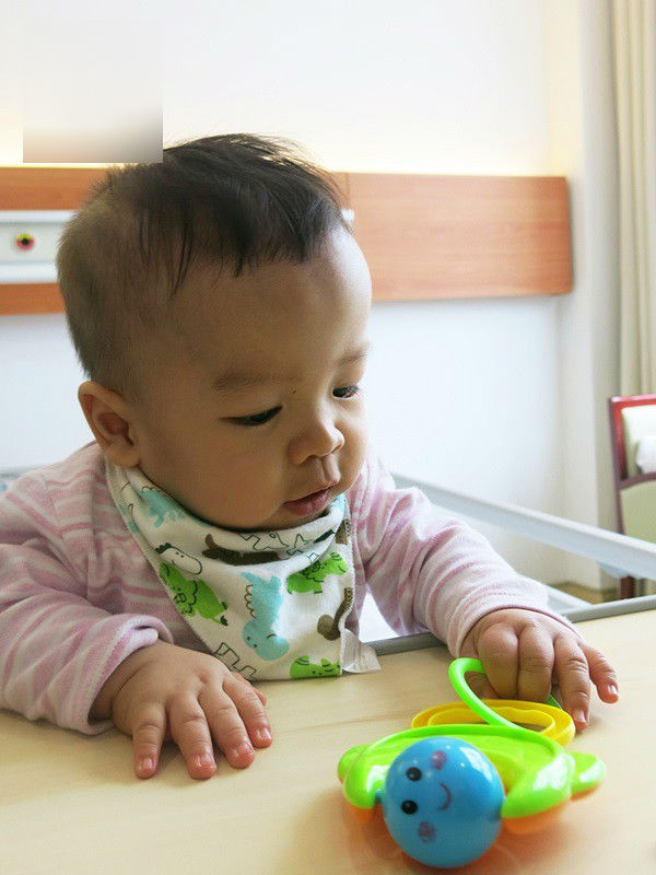 Bé sinh non bị xơ phổi rất nặng, cha vượt nghìn cây số đưa con đi ghép tế bào gốc và điều kỳ diệu xuất hiện