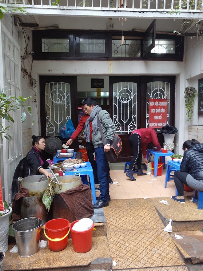 Chủ quán bún ngan Nhàn bị tố chửi cụ già: 10 ngàn tôi còn bán chứ đừng nói là 30 ngàn