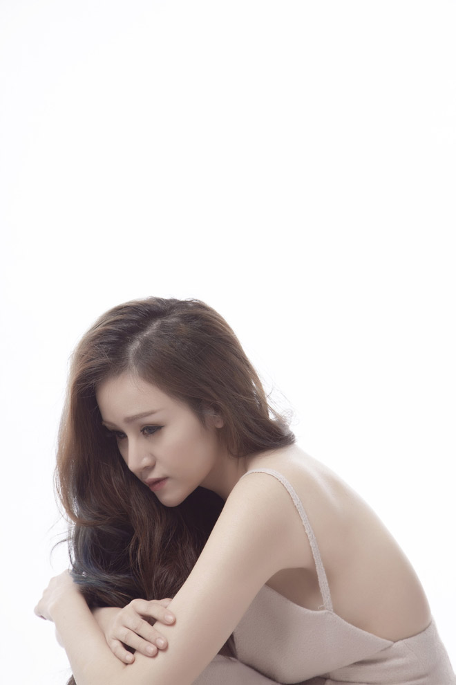 Sợ khán giả quên mặt, Bà Tưng tức tốc tái xuất đầy gợi cảm