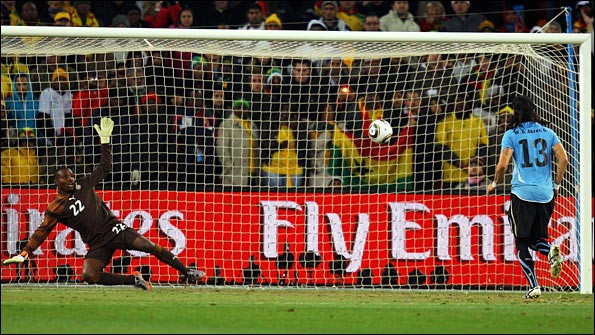 Cựu tuyển thủ Uruguay lập kỷ lục Guinness về phiêu bạt