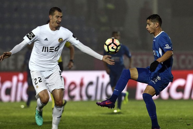 Nghi án cầu thủ bán độ để thắng nửa triệu euro ở bóng đá Bồ Đào Nha