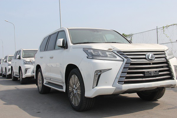 Thị trường ô tô nhập khẩu: Vặn mình theo chính sách