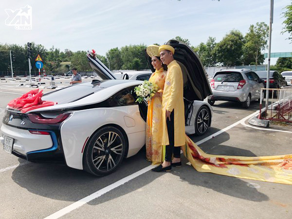 Đám cưới cùng ngày: Lâm Khánh Chi - Chúng Huyền Thanh, ai hoàng tráng hơn ai? Đám cưới cùng ngày: Lâm Khánh Chi - Chúng Huyền Thanh, ai hoàng tráng hơn ai?