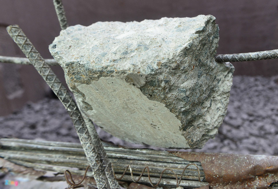 Bên trong thủy đài khổng lồ đang tháo dỡ ở Sài Gòn