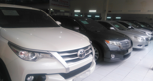 Toyota Fortuner lướt đắt hơn 200 triệu so với xe mới