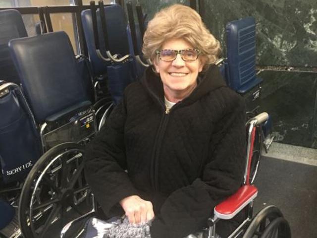 Người phụ nữ bất ngờ sống lại khi bác sĩ chuẩn bị rút ống thở