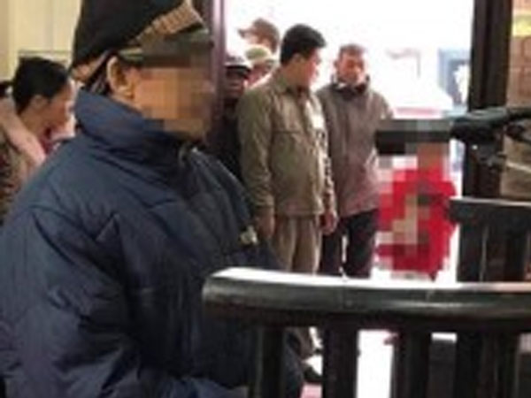 Yêu râu xanh 81 tuổi xâm hại bé gái hàng xóm