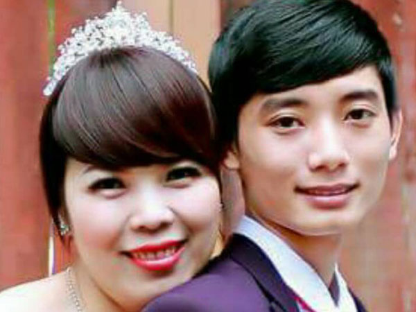 Tình yêu và sự thật về đám cưới chồng kém vợ hơn 2 giáp gây xôn xao trên mạng