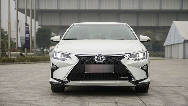 Nở rộ thú chơi biến xe Toyota thành Lexus Nở rộ thú chơi biến xe Toyota thành Lexus