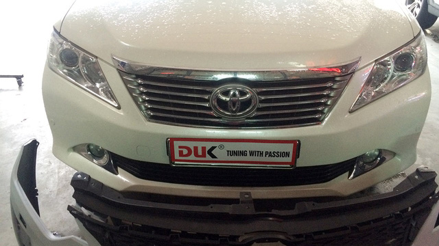 Nở rộ thú chơi biến xe Toyota thành Lexus