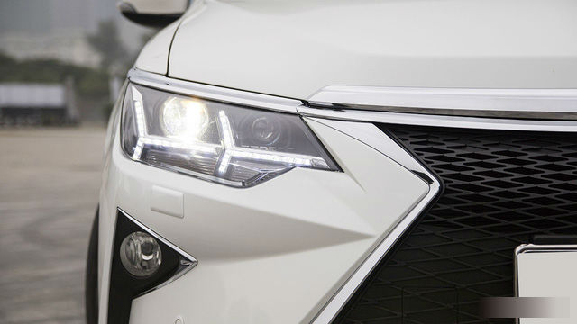 Nở rộ thú chơi biến xe Toyota thành Lexus