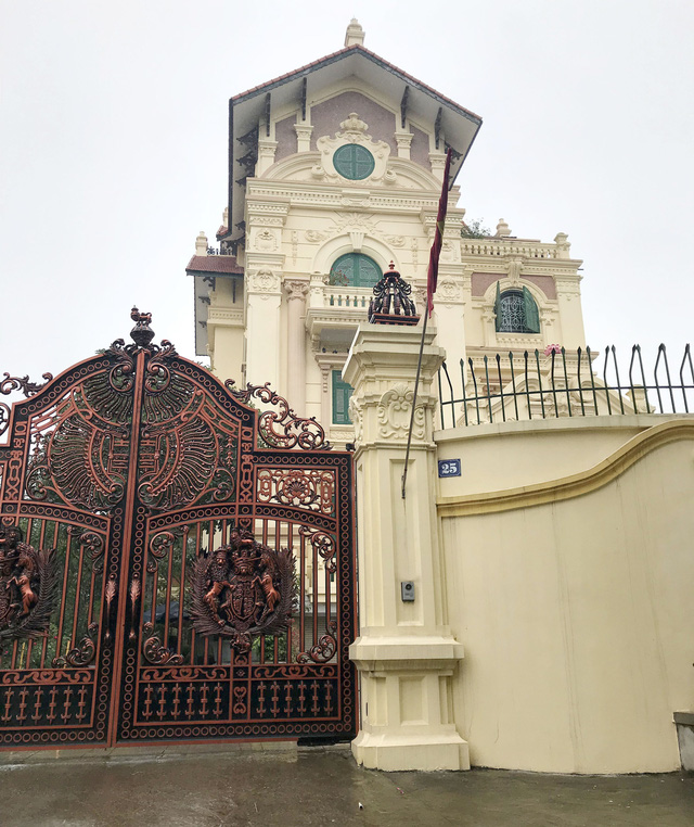 Nhà máy nợ nần, sếp Gang thép Thái Nguyên xây biệt phủ