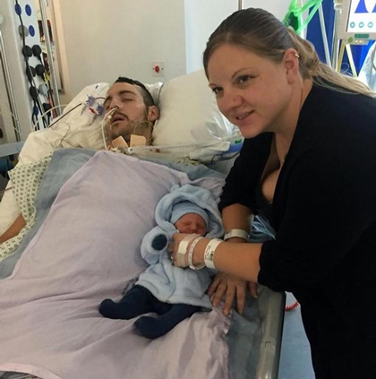 Bố chấn thương sọ não chợt tỉnh lại sau khi gặp đứa con sơ sinh