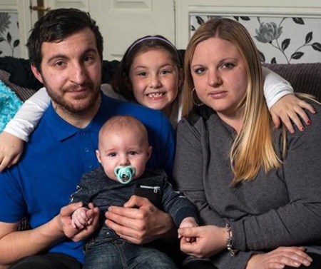 Bố chấn thương sọ não chợt tỉnh lại sau khi gặp đứa con sơ sinh