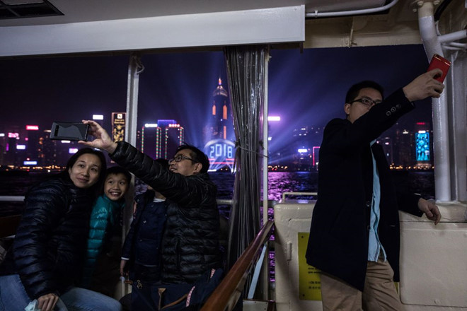Hong Kong sáng bừng trong màn pháo hoa đón năm 2018 Hong Kong sáng bừng trong màn pháo hoa đón năm 2018