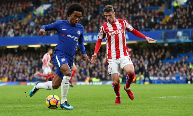 Vùi dập Stoke, Chelsea gửi chiến thư tới Arsenal