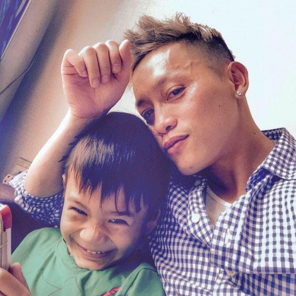 Em gái Thanh Thảo bất ngờ công khai ảnh tình tứ cùng ông xã