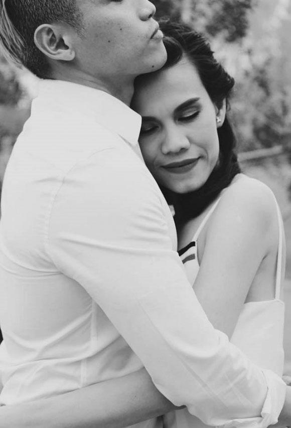 Em gái Thanh Thảo bất ngờ công khai ảnh tình tứ cùng ông xã