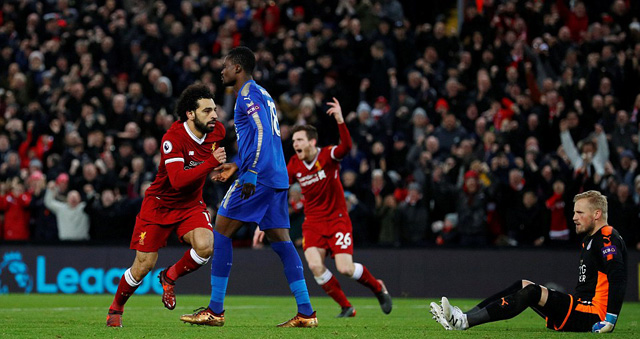 Salah sắm vai người hùng, Liverpool ngược dòng hạ Leicester