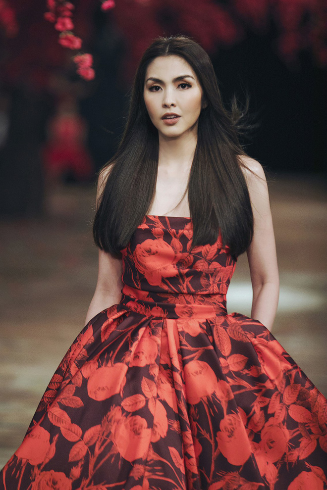 Louis Nguyễn tự hào với sự trở lại xuất thần trên sàn catwalk của Tăng Thanh Hà Louis Nguyễn tự hào với sự trở lại xuất thần trên sàn catwalk của Tăng Thanh Hà