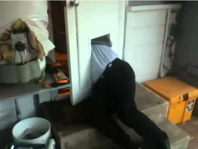 Những vụ mắc kẹt hy hữu mà ai cũng phải khóc thét