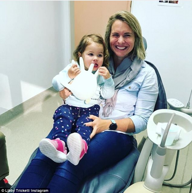 Thấy móng chân giòn, gãy như mẹ bầu này coi chừng bạn đã thiếu một chất quan trọng với thai nhi