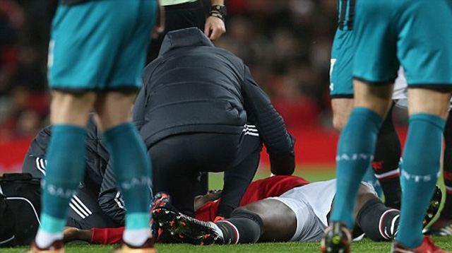 Hòa nhạt Southampton, M.U mất ngôi nhì vào tay Chelsea Hòa nhạt Southampton, M.U mất ngôi nhì vào tay Chelsea