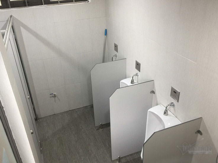 Hạ Long có nhà vệ sinh công cộng 5 sao, tự ý thu phí giá cao Hạ Long có nhà vệ sinh công cộng 5 sao, tự ý thu phí giá cao
