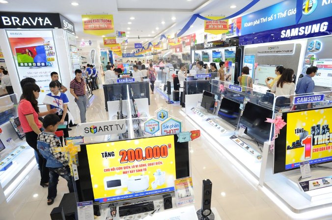 Vỡ mộng ông trùm: Đại gia điện máy lỗ nặng phải bán thân