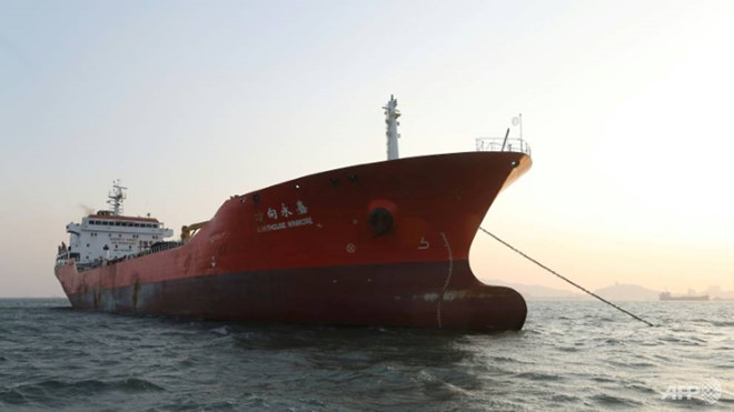 Hàn Quốc bắt thêm tàu nghi chở dầu cho Triều Tiên