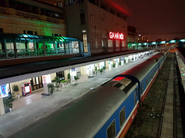 Biển người đón năm mới 2018 ở trung tâm Sài Gòn, Hà Nội Biển người đón năm mới 2018 ở trung tâm Sài Gòn, Hà Nội